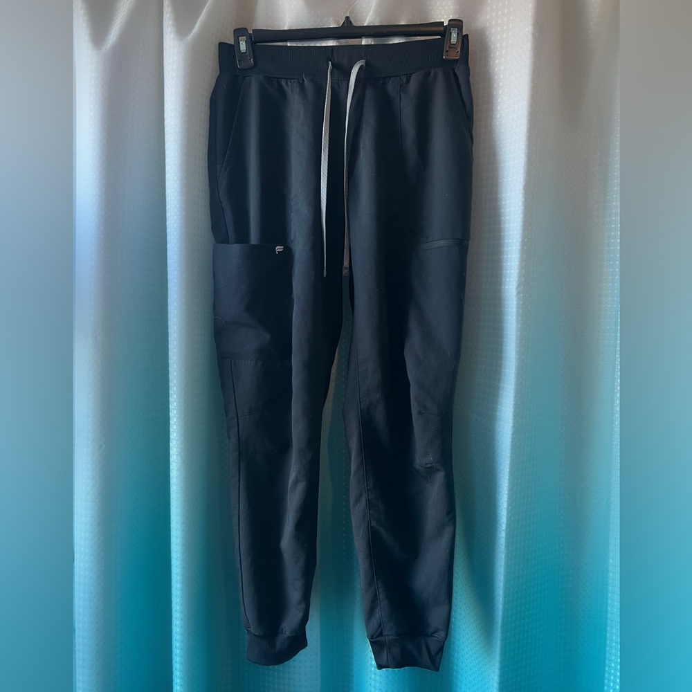 Fabletics Black Jogger Scrub Pants. Size M